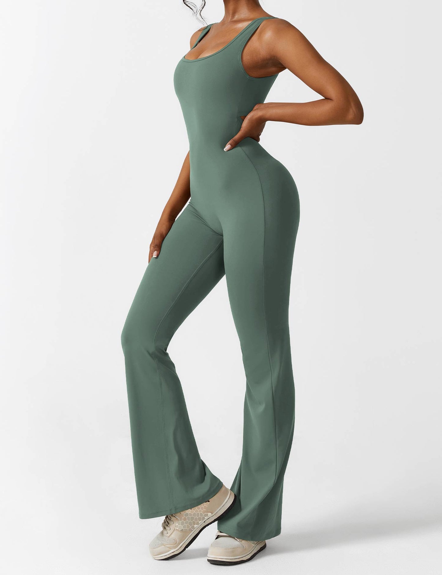 Liva- Uitlopende Jumpsuit met V-rug