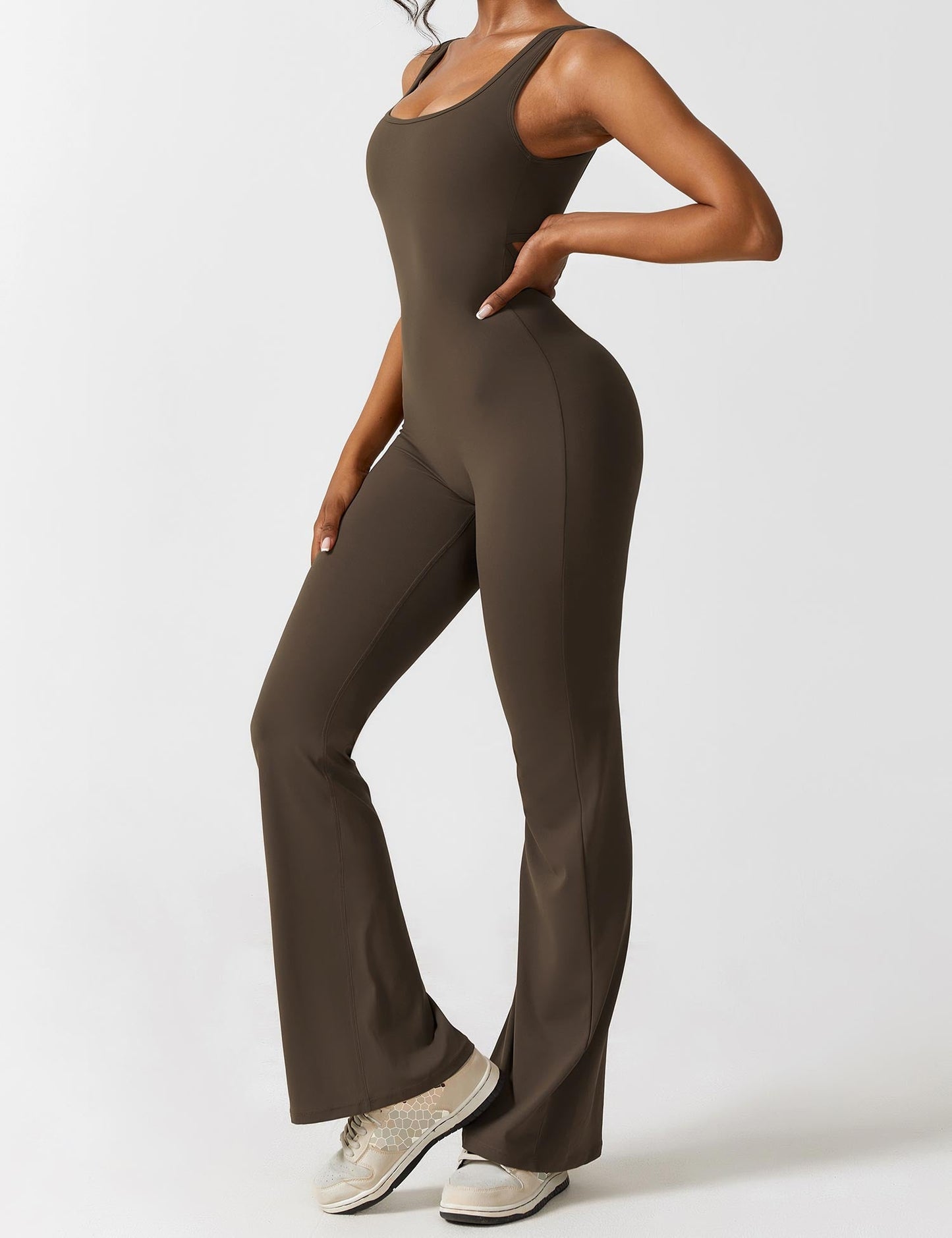 Liva- Uitlopende Jumpsuit met V-rug