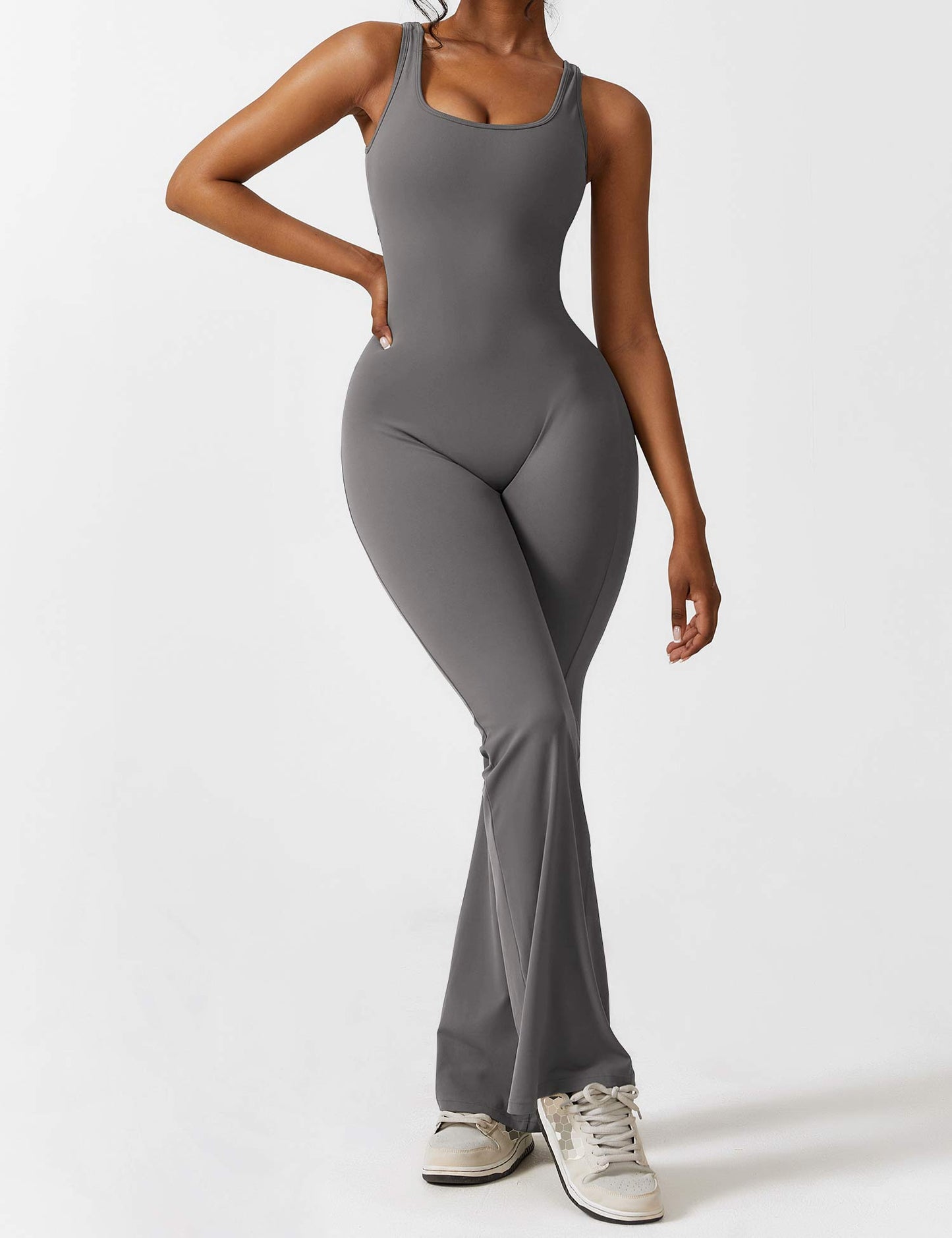 Liva- Uitlopende Jumpsuit met V-rug