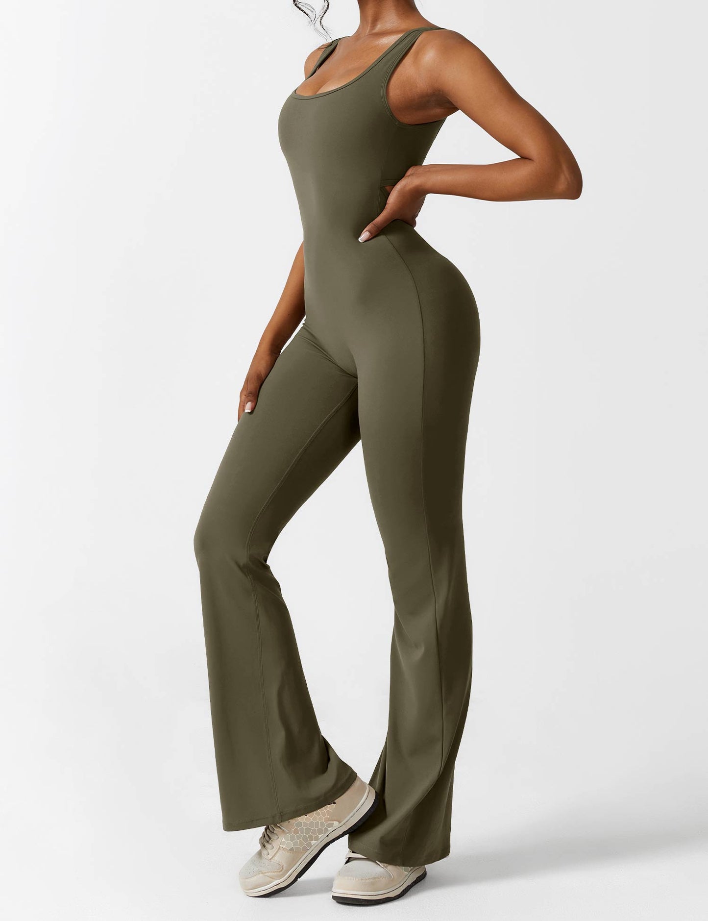 Liva- Uitlopende Jumpsuit met V-rug