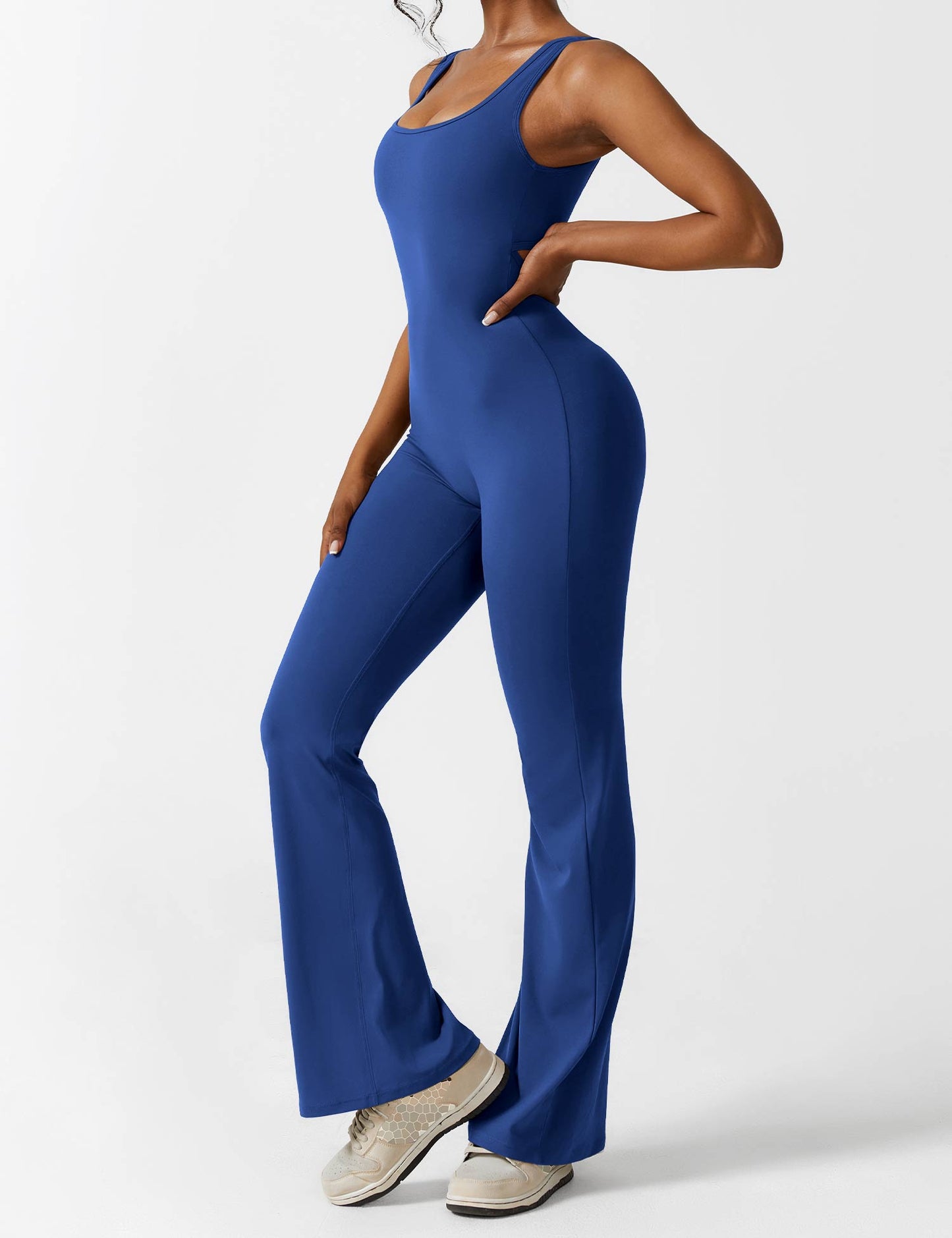 Liva- Uitlopende Jumpsuit met V-rug